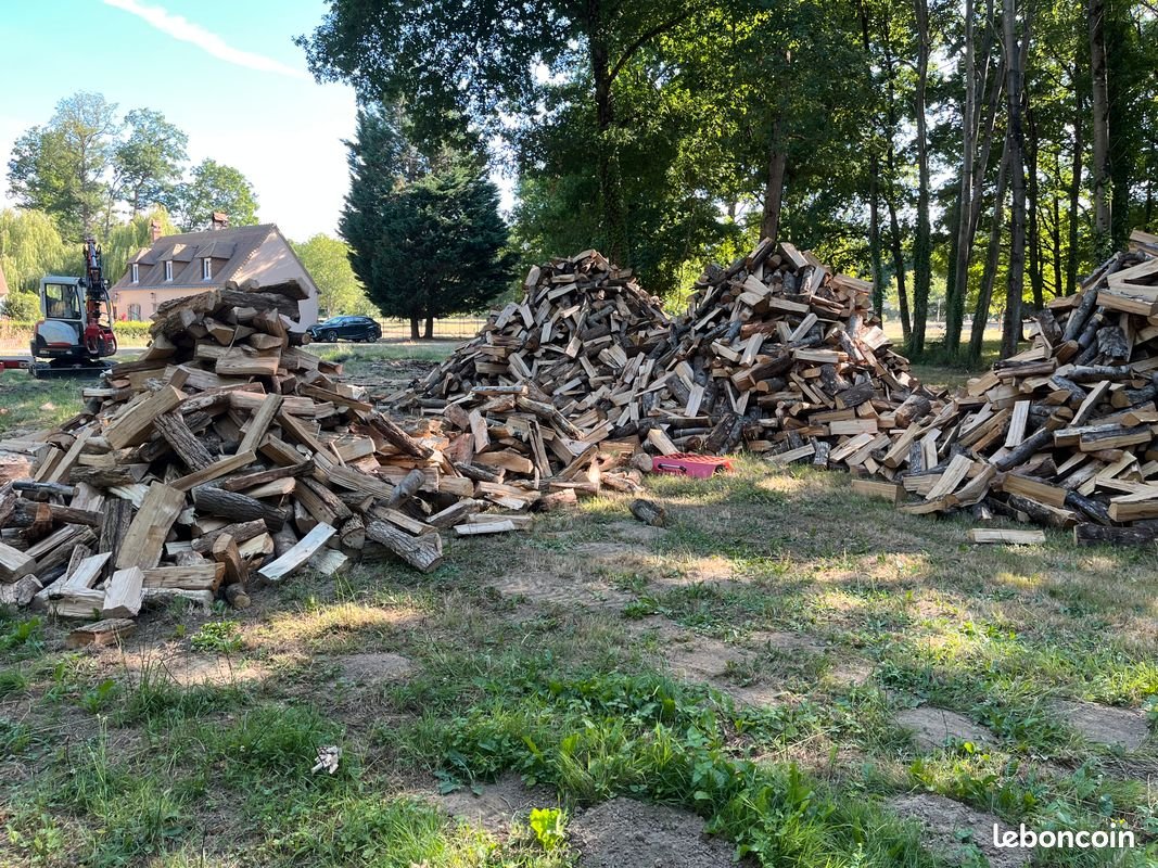 Stock de bûches fendues - Prodico bois de chauffage